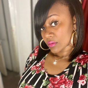 Meet your Posher, April